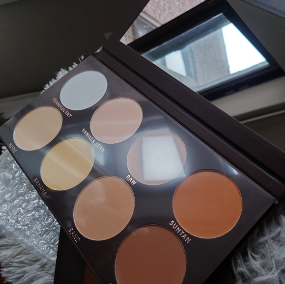 KAB cosmetics contouring palette #2 NIB - Picture 4 of 4